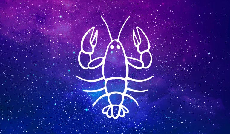 巨蟹在紫色和蓝色的星空背景象征
