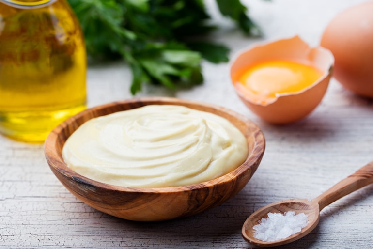 蛋黄酱、油和鸡蛋来DIY美容食谱和发膜