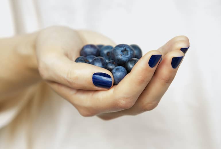 吃蓝莓作为低FODMAP饮食计划的一部分